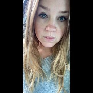 Meet your Posher, Holly